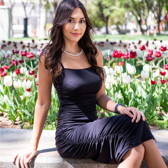 Black dress - Picture 3 of 3